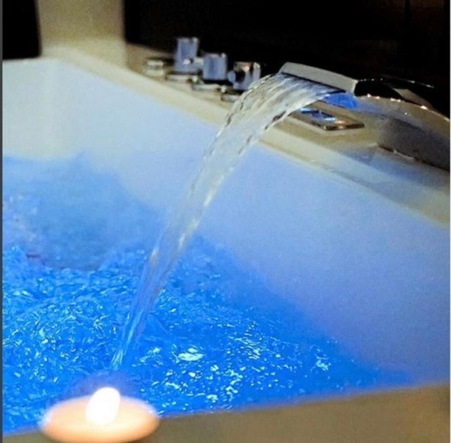 Hotel Angioino & Spa Наполи Екстериор снимка