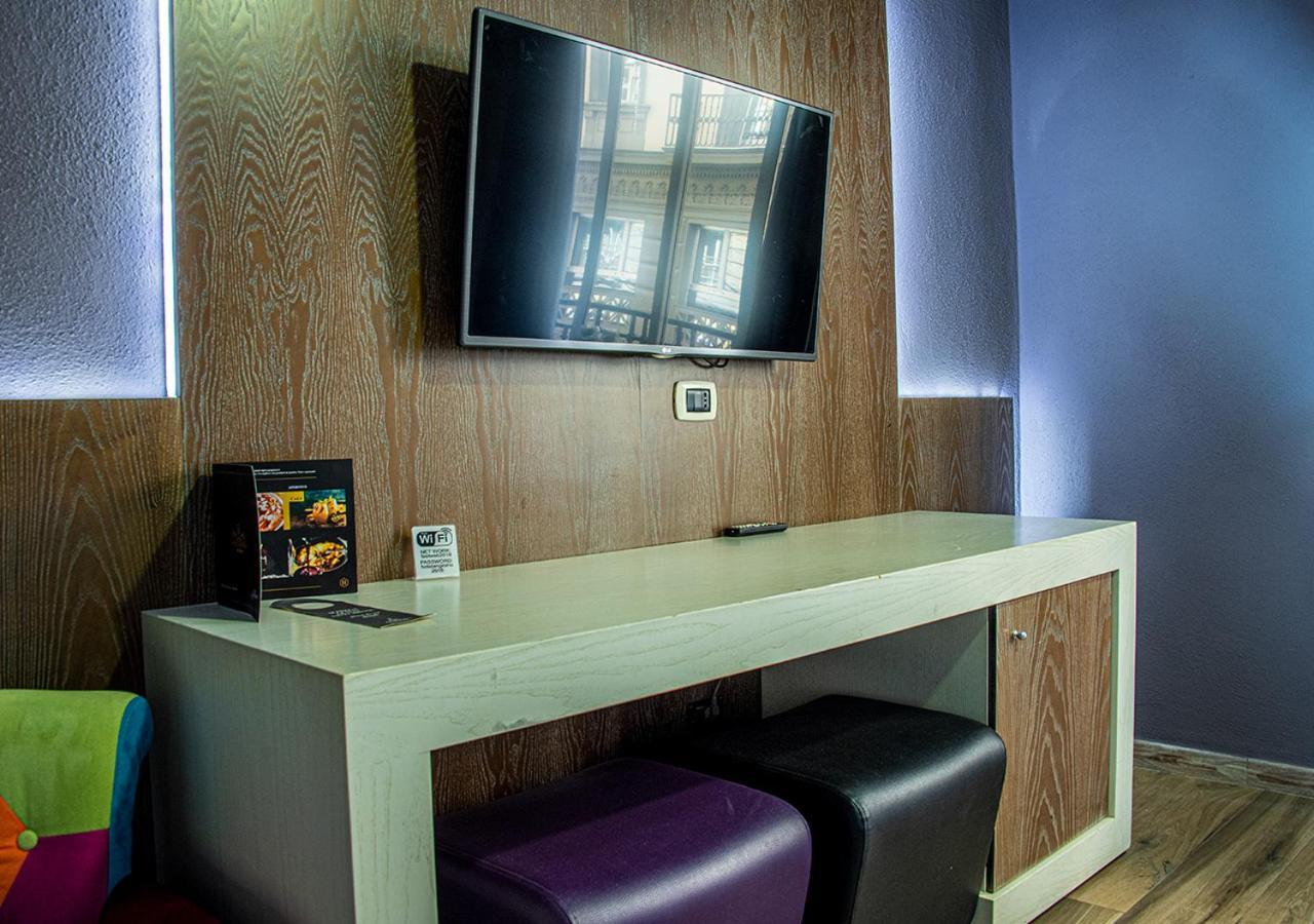 Hotel Angioino & Spa Наполи Екстериор снимка