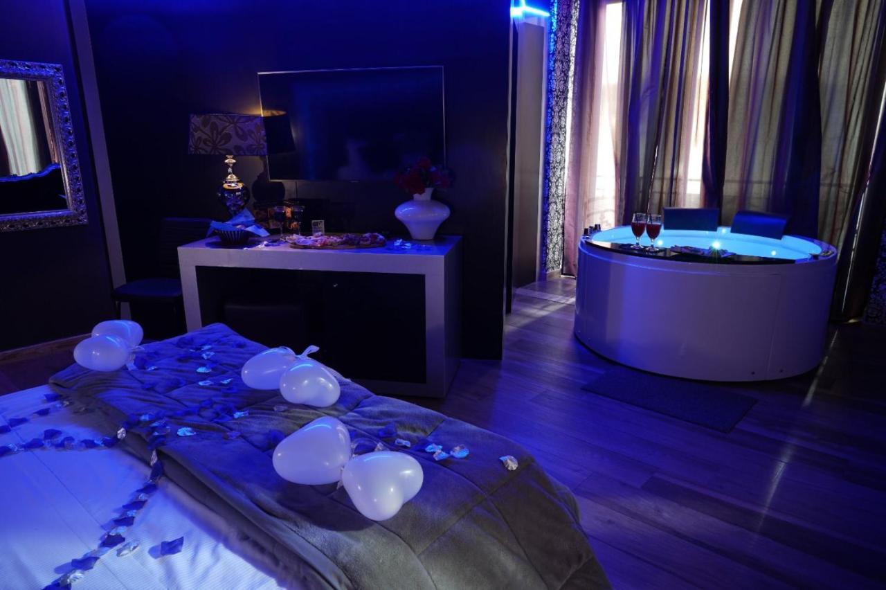Hotel Angioino & Spa Наполи Екстериор снимка