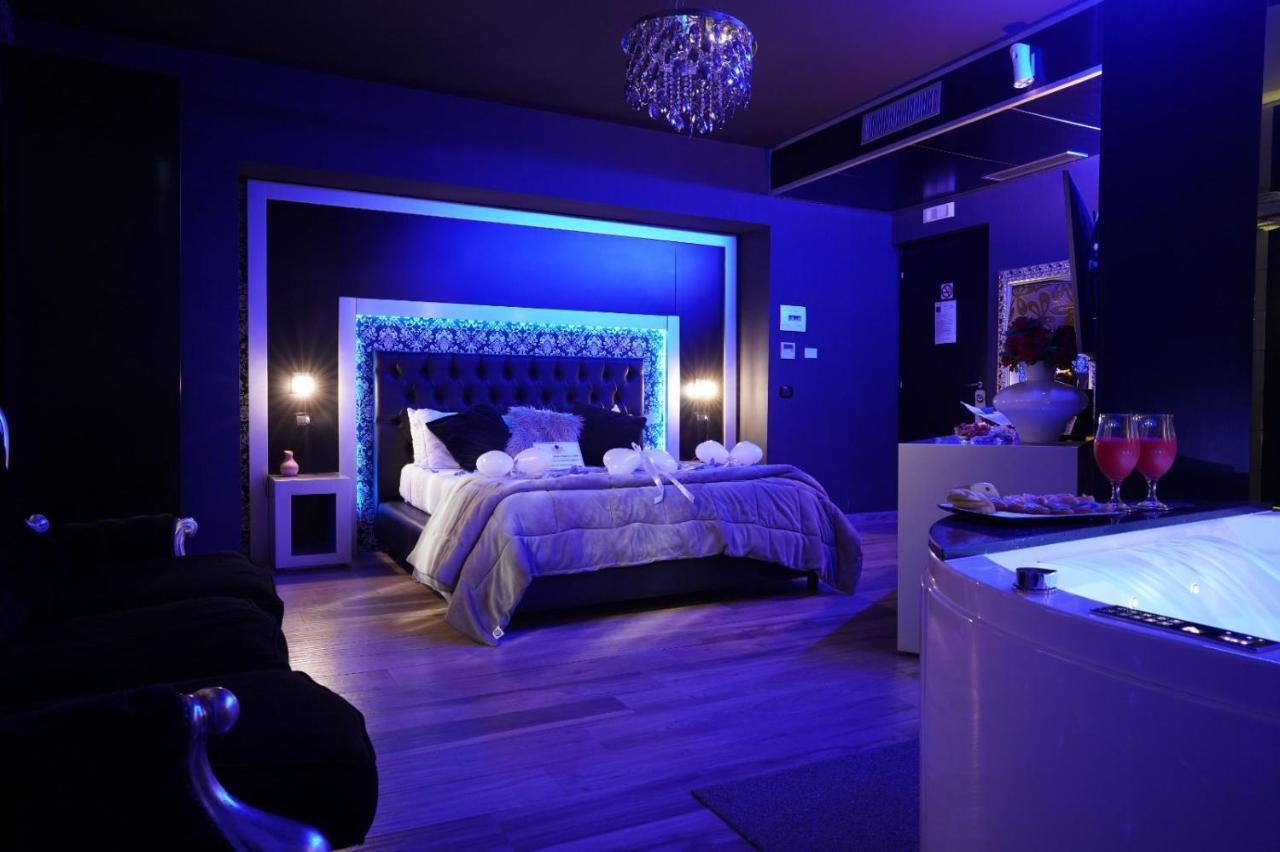 Hotel Angioino & Spa Наполи Екстериор снимка